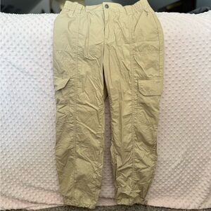 Ambiance Apparel Women’s Cargo Pants | Size Medium